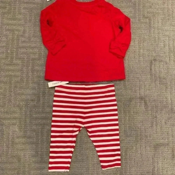 Crown & Ivy Santa's Cutest Elf Pajama Set - Picture 2 of 2